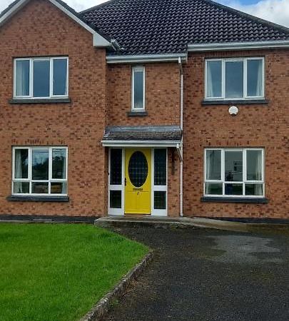 1 Cartrun Breac N39D7H6 Opposite Longford Rugby Club - See The Yellow Door מראה חיצוני תמונה